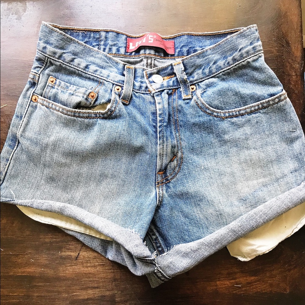 Levi’s high-rise Jean Shorts
